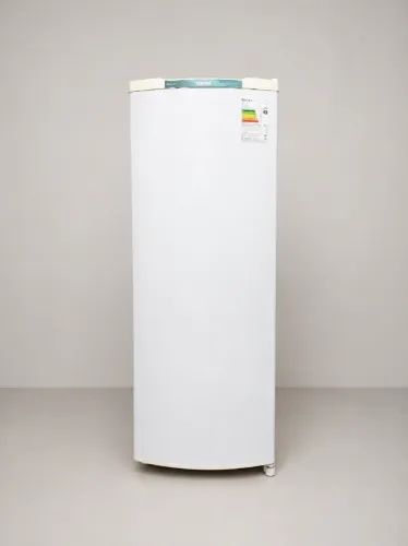 Geladeira pequena 239l