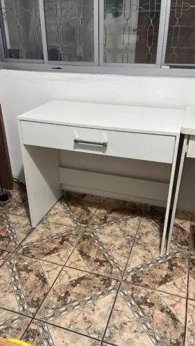 mesa escrivaninha branca com gaveta (usada) 90x44x80