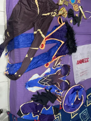 Mona cosplay Genshi Impact 