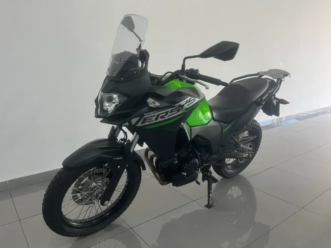 Versys X 300 2025 3.200km troco por carro