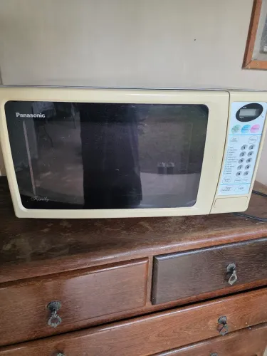 Micro-ondas Panasonic Family 20 litros