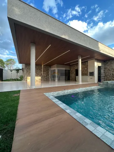 Casa Alto Padrão COM MÓVEIS PLANEJADOS. ALTO LUXO PADRÃO CONDOMINIO FECHADO na melhor loca