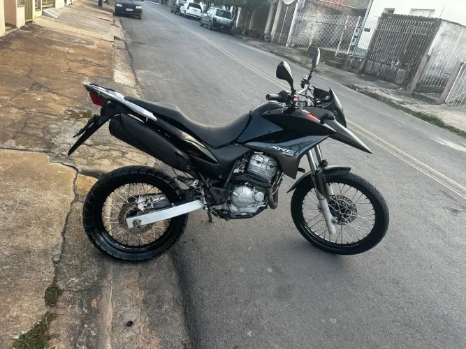 Vendo  ou troco Xre 300