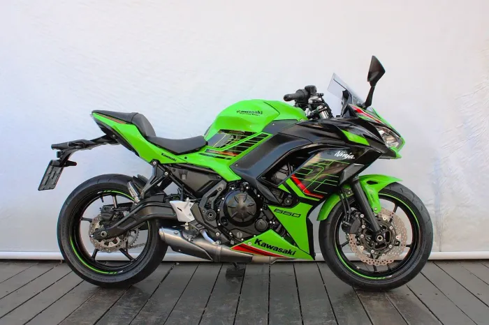 KAWASAKI NINJA 650 KRT EDITION