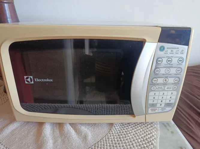 Microondas Eletrolux 21L