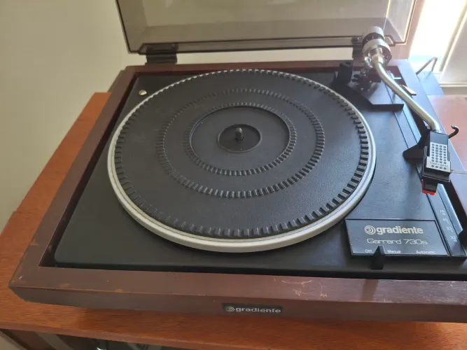 Toca Discos Gradiente Garrard 730s automático funcionando 
