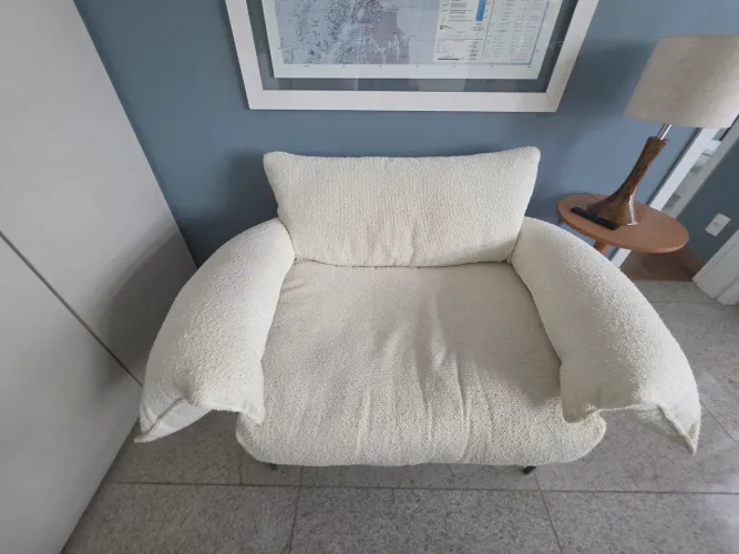 Poltrona com apoio para os pés