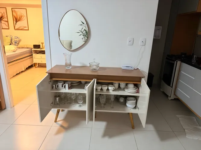 Buffet Aparador Moderno 1,31m - Estado de Novo | Apenas 1 Ano de Uso