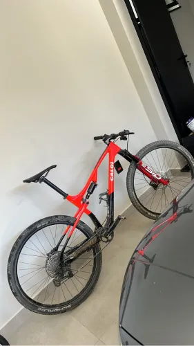 Vendo suspensão sid sl ultimate semi zera com 600 km