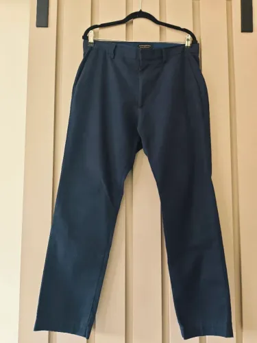 Calça chino banana republic