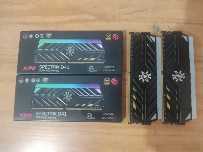 Memórias RAM XPG RGB 16GB ? 2x8GB 3000MHz DDR4