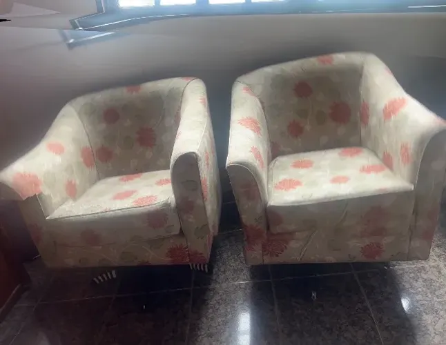 Vendo 2 Poltronas 