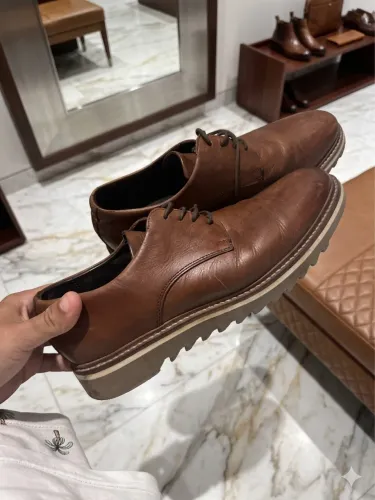 Sapato Oxford tratorado