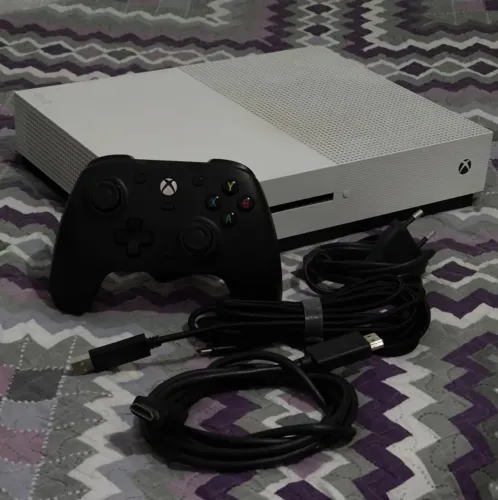 ?XBOX ONE S 1TB + CONTROLE GAME SIR G7 SE