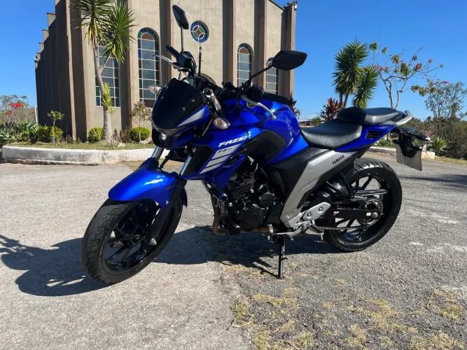 FZ25 22/23