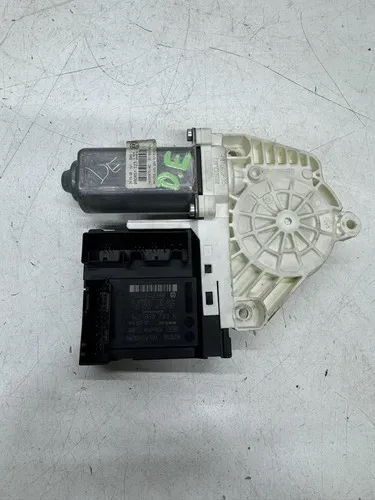 Motor Máquina Vidro Dianteira Esquerda Passat 2006 A 2010