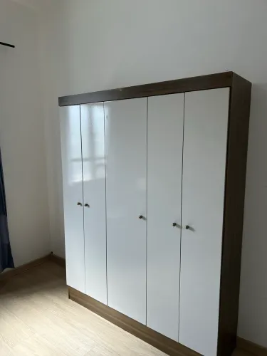 Alugo quarto para mulher no floresta