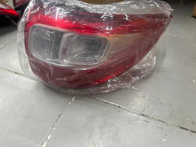 Lanterna Traseira Direita Strada Fiat 51914847 Direito/passageiro