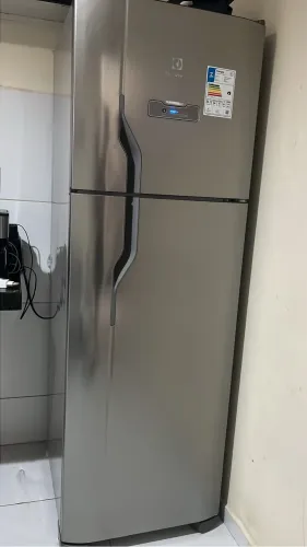 Geladeira Eletrolux porta inox