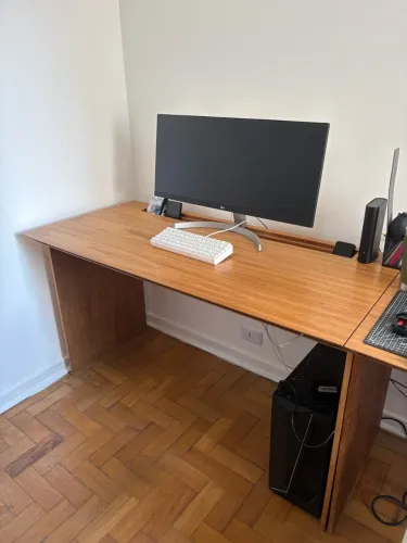 Mesa de escritório design autoral