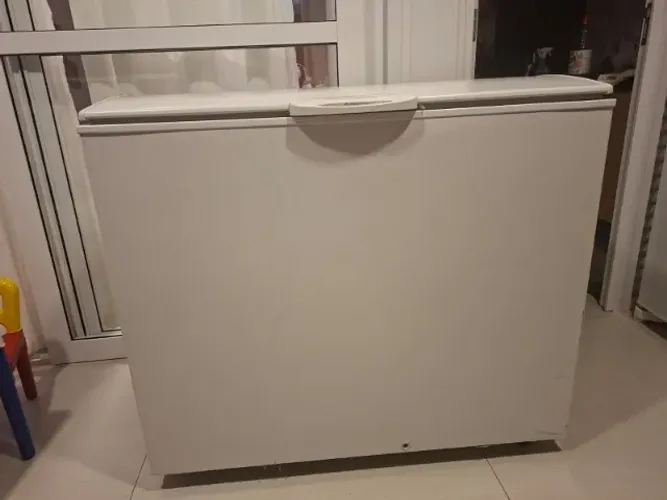 FREEZER HORIZONTAL Ghbs - 310 Branco 310 L tampa - 127 V 