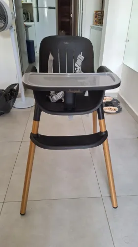 Cadeirinha de alimentação Poke da Burigotto