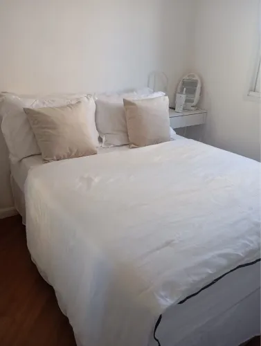 Vende se cama de casal com boxe baú