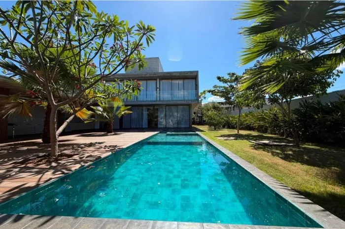 Casa à venda | 5 Suítes | Piscina com Raia | 1.092 m² | Condomínio fechado Jardins Siena |