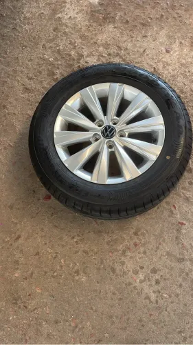 Roda com Pneu Polo / Virtus