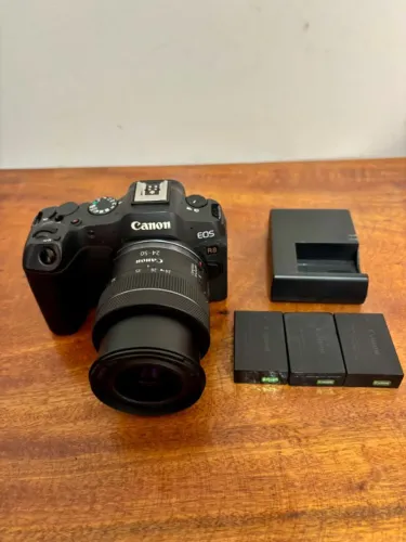 Canon R8 + 24-50mm em perfeitas condiçoes