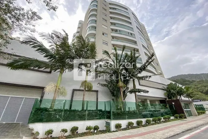 Apartamento 4 quartos no bairro Itacurubi - Florianópolis