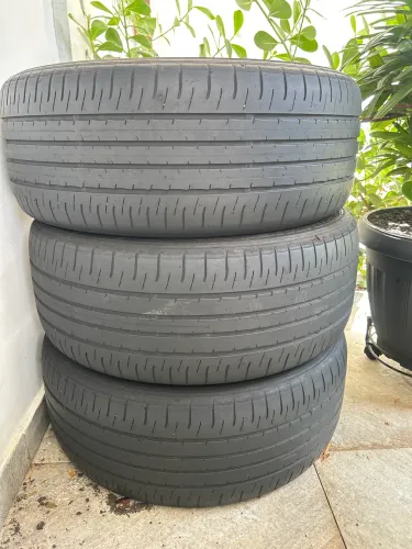 Pneus Dunlop aro 18 meia vida