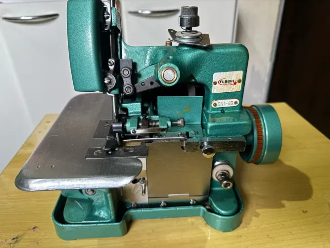 Máquina overlok