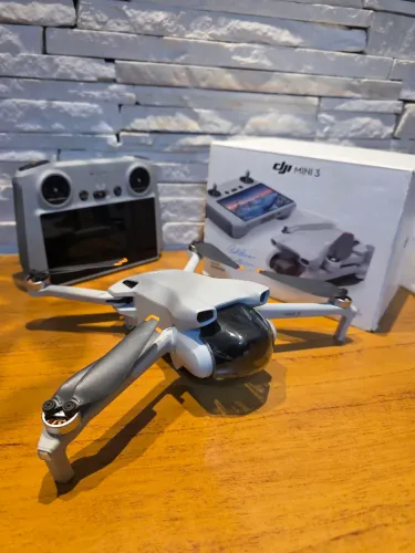 Drone DJI Mini 3 RC Com Tela Defeito na bateria