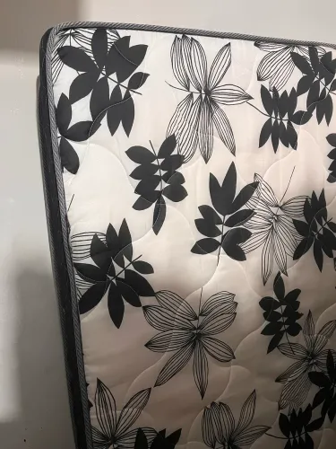 Colchão usado poucas vezes