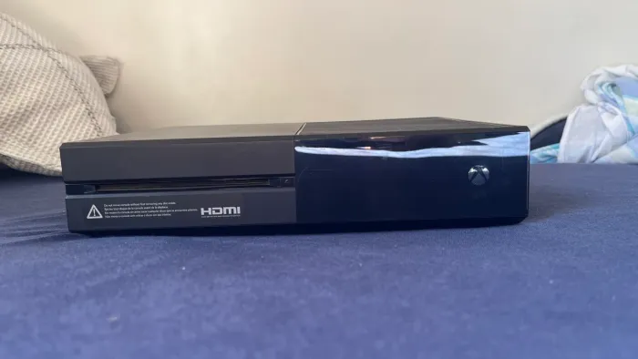 Xbox one original com fonte e controle 