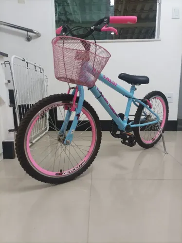 Bicicleta seminova aro 20 menina 8 a 11 anos
