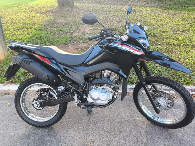 Bros 160 2025  Com 4.661 Km  IPVA 26 Pagoe  Completa C/ Manual e Cópia de chave R$ 21.900