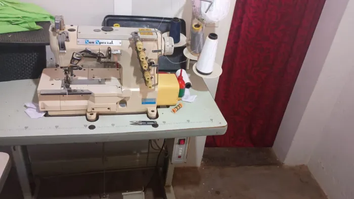 Vendo 2 máquinas de custura overlock