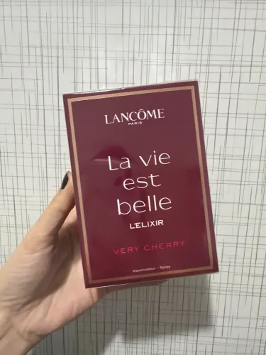 La Vie est belle Lelixir very cherry 50ml lacrado