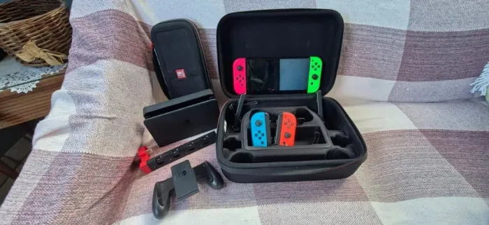 Nintendo Switch Oled 4 controles e case