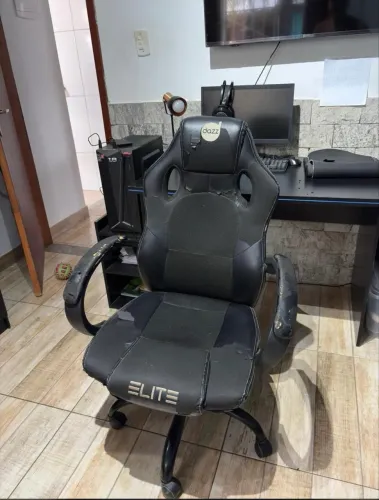 Mesa e cadeira gamer 