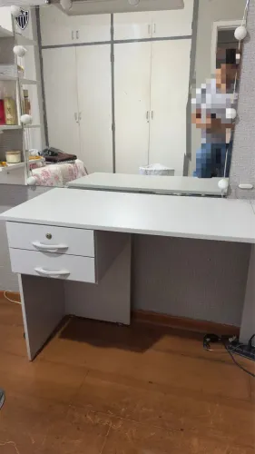 Escrivaninha de canto em L branca