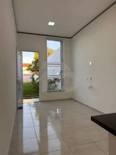 Casa na Coroa do Meio com 2 Quartos, 3 Banheiros e Quintal Gramado