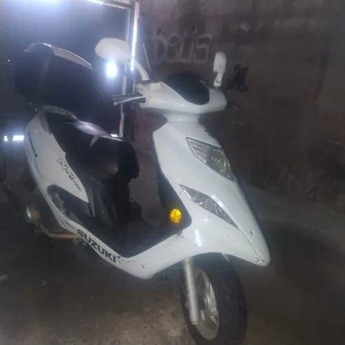 Moto bom estado e bom pra andar 