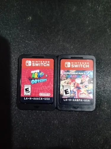 2 jogos de Nintendo Switch: Odyssey e Mario Kart (Sem capa)