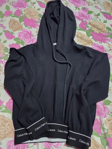 moletom cropped calvin klein preto
