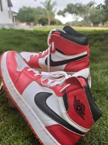 AIR JORDAN VERMELHO