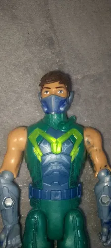 BONECO DE AÇÃO MAX STEEL COLECIONÁVEL USADO - MATTEL
