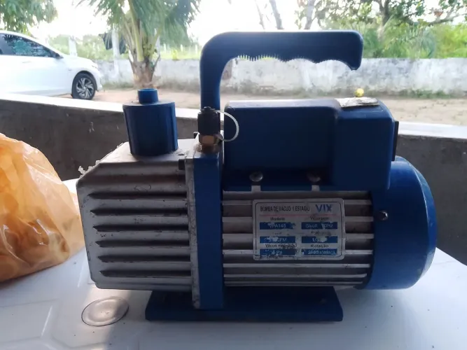 BONBA DE VACO DE AR-CONDICIONADO SEME NOVA..